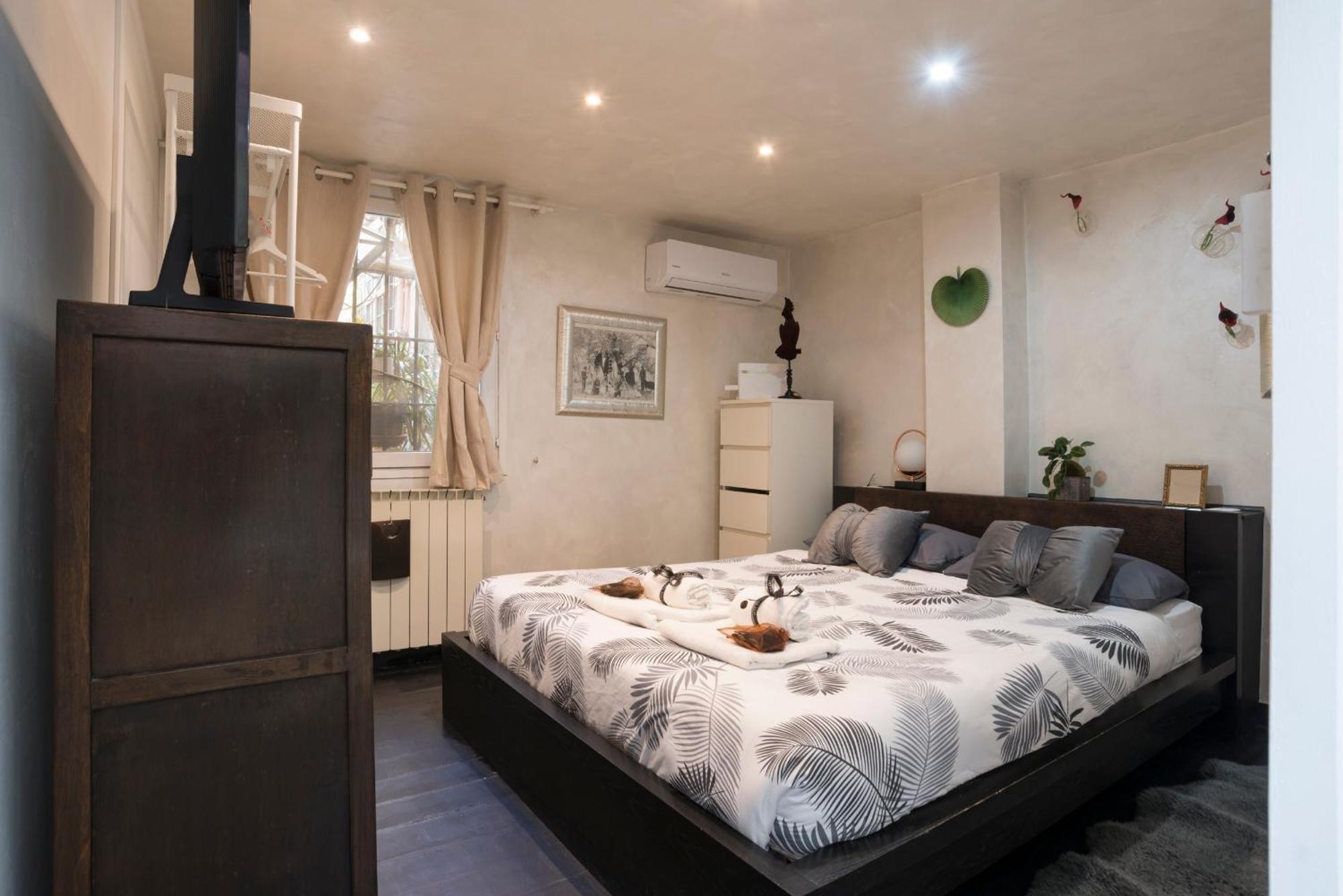 Luxury Piazza Di Spagna Escape With Terrace And Private Rome